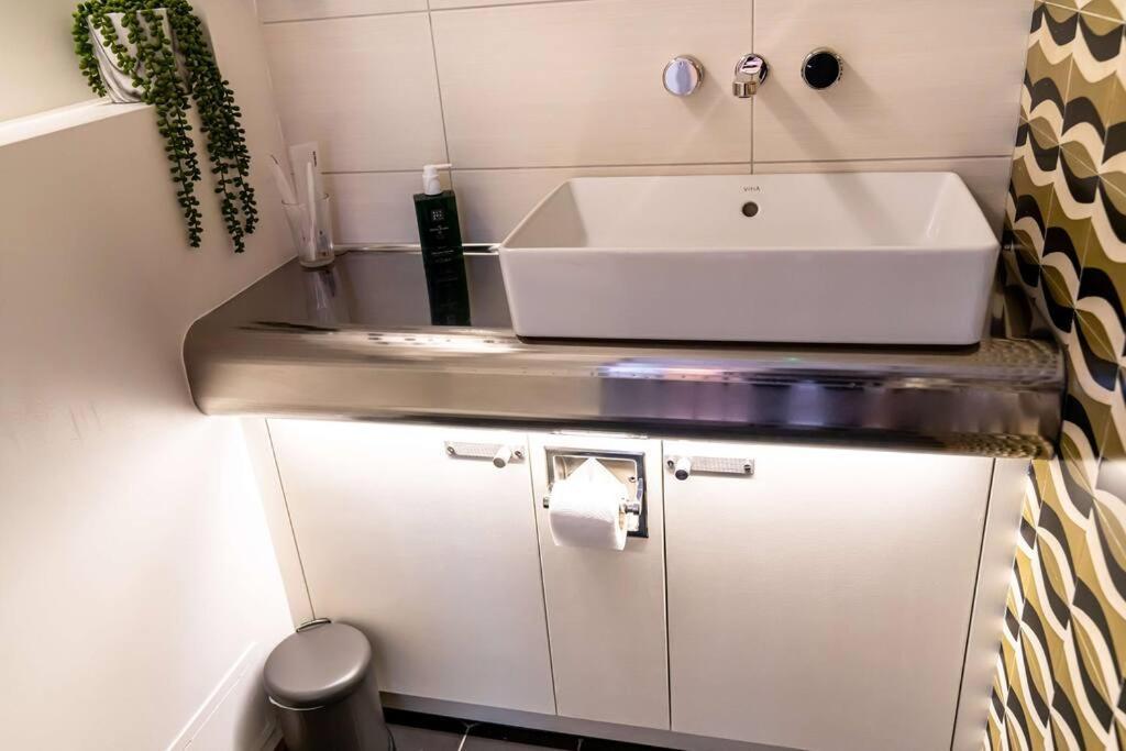 The Jazz Quarters, Southsea'S Hidden Gem Apartment พอร์ตสมัธ ภายนอก รูปภาพ